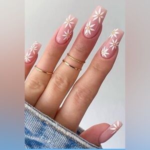 Light Pink Daisy Press On Nails | 24pc Nail Set w/ Glue, Tabs & File